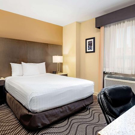 La Quinta By Wyndham Oshawa Hotel Kültér fotó